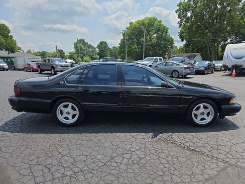 Used 1996 Chevrolet Impala SS RWD image 21