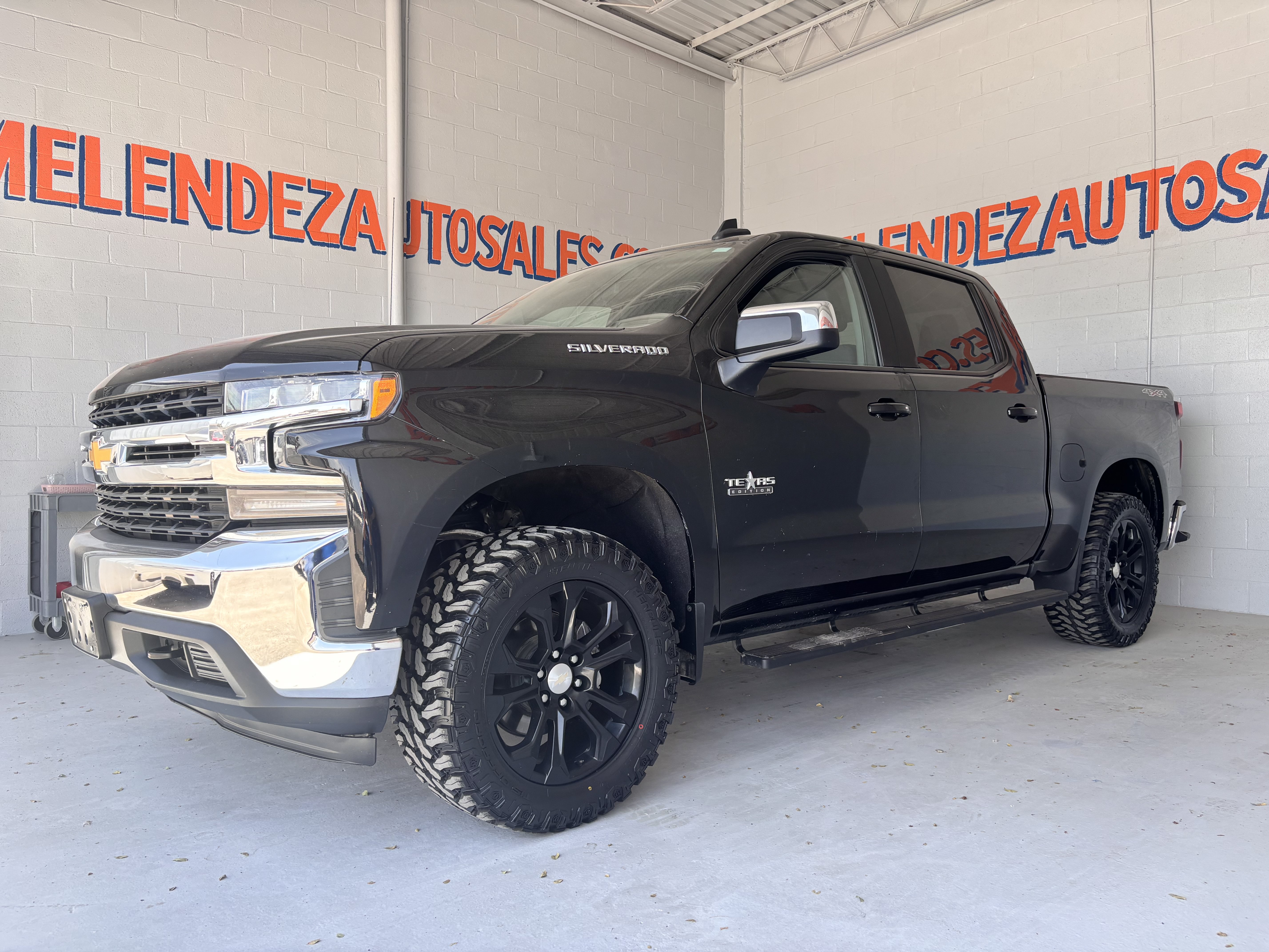 Used 2019 Chevrolet Silverado 1500 LT w/ Texas Edition AWD/4WD image 1