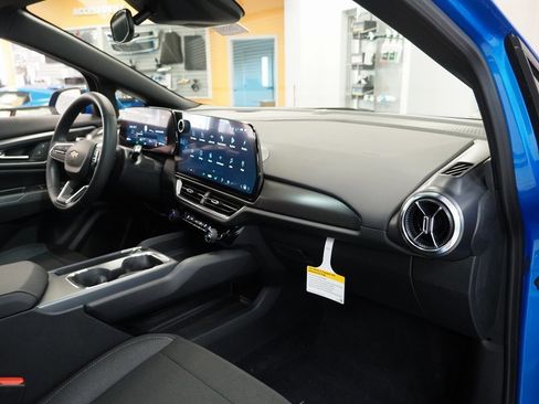 New 2026 Chevrolet Equinox EV LT image 31