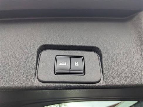 Used 2023 Nissan Rogue SV w/ SV Premium B Package AWD/4WD image 15