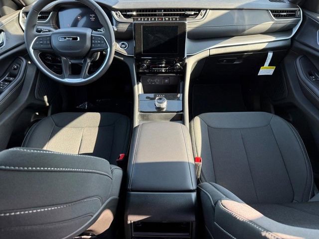 New 2026 Jeep Grand Cherokee Laredo AWD/4WD image 11