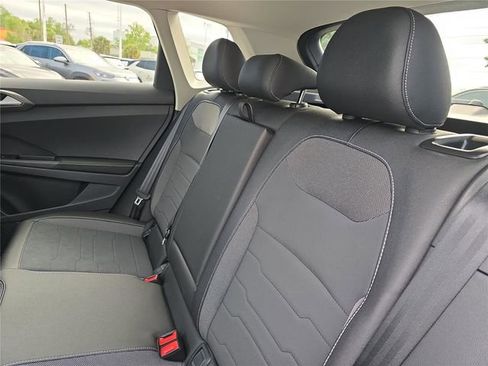 New 2026 Volkswagen Taos SE FWD image 10