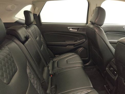 Used 2024 Ford Edge Titanium image 19