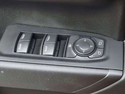 Used 2025 Chevrolet Silverado 1500 Custom image 25