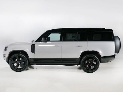 New 2026 Land Rover Defender 130 X-Dynamic SE image 6