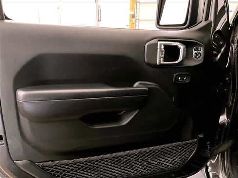 Used 2018 Jeep Wrangler Sport AWD/4WD image 22