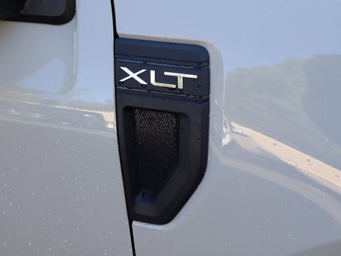 New 2025 Ford Maverick XLT image 19