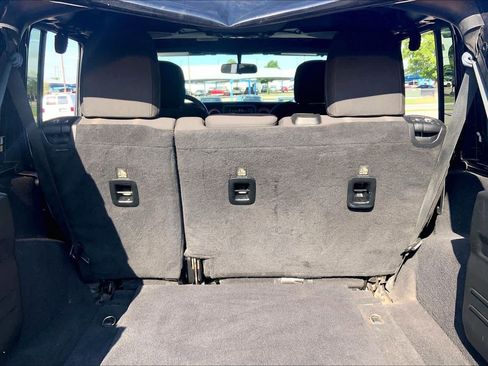 Used 2018 Jeep Wrangler Unlimited Rubicon AWD/4WD image 34
