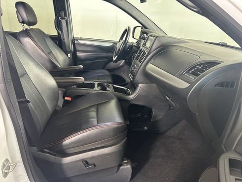 Used 2020 Dodge Grand Caravan GT FWD image 28