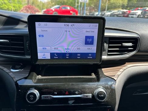 Used 2022 Ford Explorer Limited w/ Equipment Group 301A AWD/4WD image 31