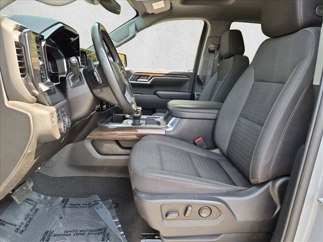 Certified 2025 Chevrolet Silverado 1500 RST AWD/4WD image 16