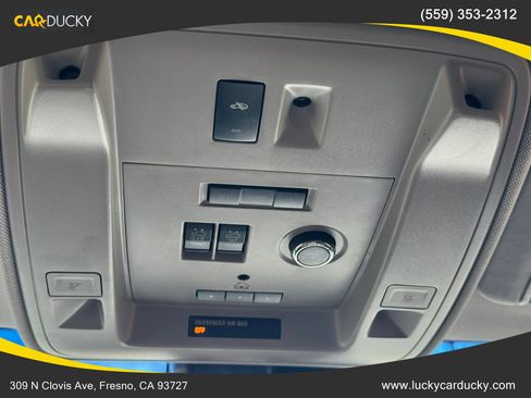 Used 2015 Cadillac Escalade Premium image 18