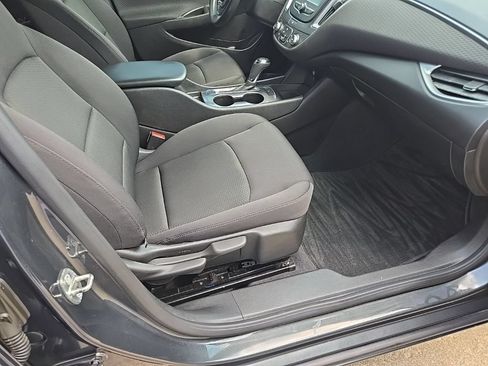Used 2017 Chevrolet Malibu LS w/ LPO, Convenience Package 1 FWD image 60