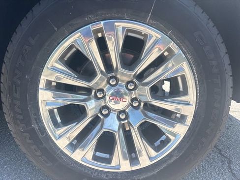 Used 2025 GMC Yukon Denali AWD/4WD image 5