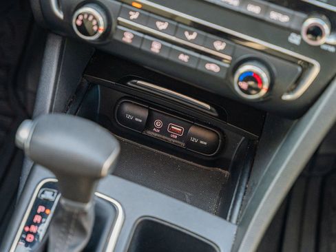 Used 2018 Kia Optima LX image 29