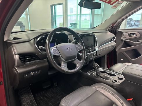 Used 2021 Chevrolet Traverse RS FWD image 17