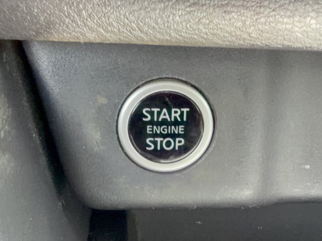 Used 2022 Nissan Rogue SV FWD image 25