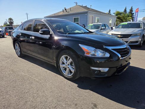 Used 2015 Nissan Altima 2.5 SV w/ Convenience Package FWD image 5