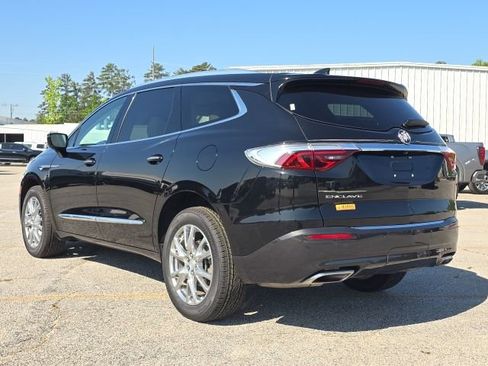 Used 2022 Buick Enclave Essence w/ Experience Buick Package FWD image 3