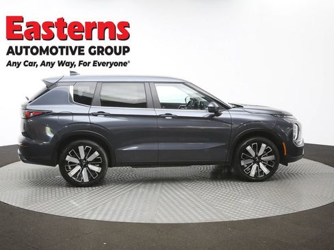 Used 2025 Mitsubishi Outlander SE AWD/4WD image 44