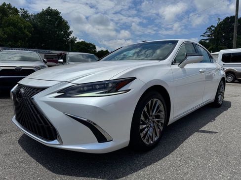 Used 2024 Lexus ES 300h Ultra Luxury w/ Accessory Package (Z2) FWD image 5