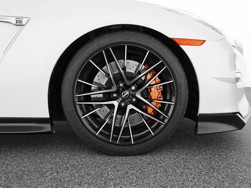 Used 2024 Nissan GT-R Premium w/ Premium Interior Package AWD/4WD image 35