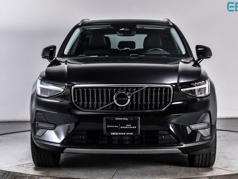 Used 2025 Volvo XC40 B5 Core w/ Protection Package Premier AWD/4WD image 9