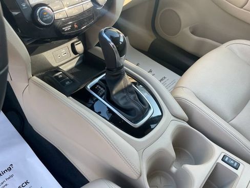 Used 2018 Nissan Rogue SL w/ Premium Package AWD/4WD image 26