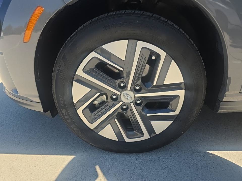 Used 2023 Hyundai Kona SEL w/ Cargo Package FWD image 15