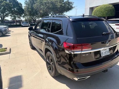 Used 2021 Volkswagen Atlas SE w/ Panoramic Sunroof Package FWD image 4