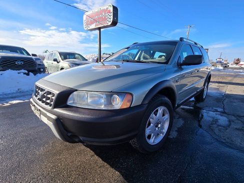 Used 2006 Volvo XC70 AWD/4WD image 2