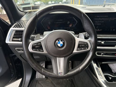 Used 2025 BMW X7 xDrive40i w/ M Sport Package AWD/4WD image 9