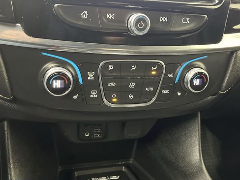 Certified 2023 Chevrolet Traverse LT w/ LT Premium Package image 24