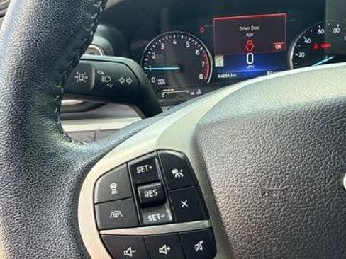 Certified 2022 Ford Explorer XLT w/ Equipment Group 202A RWD image 32