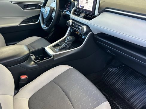Used 2023 Toyota RAV4 XLE w/ Convenience Package FWD image 16
