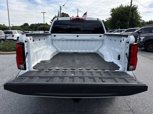 Used 2024 Chevrolet Colorado Z71 w/ Z71 Convenience Package 2 AWD/4WD image 25