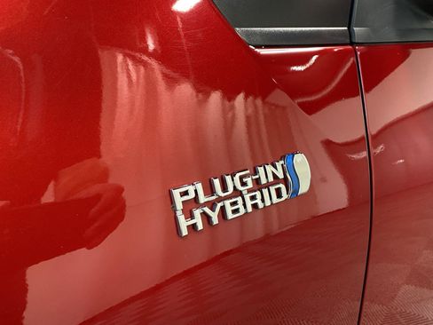 Used 2021 Toyota Prius Prime XLE w/ Carpet Mat Package (TMS) FWD image 18