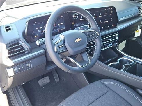 New 2026 Chevrolet Traverse LT w/ Sun and Wheel Package image 3