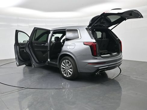 Used 2023 Cadillac XT6 Premium Luxury FWD image 35