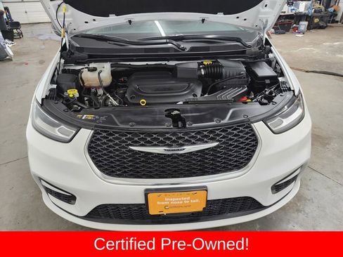 Used 2024 Chrysler Pacifica Touring-L image 33