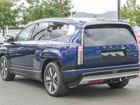 New 2026 Hyundai Ioniq 9 SEL image 8