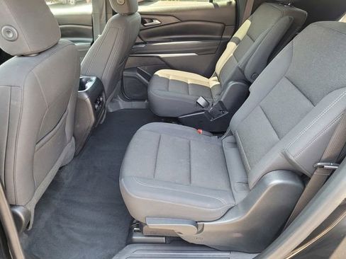 Used 2024 Chevrolet Traverse LT FWD image 8