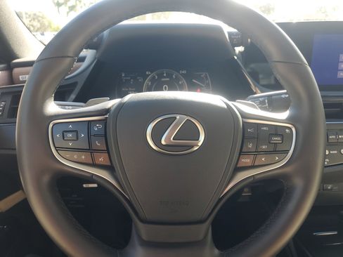 Used 2025 Lexus ES 350 w/ Premium Package image 25