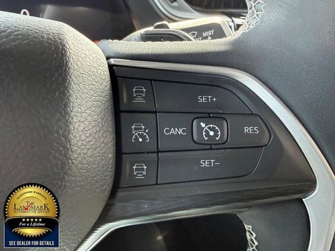 Used 2023 Jeep Grand Cherokee Altitude AWD/4WD image 11