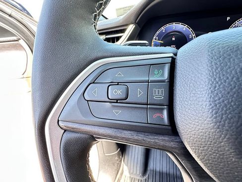 Used 2023 Jeep Grand Cherokee Limited AWD/4WD image 42
