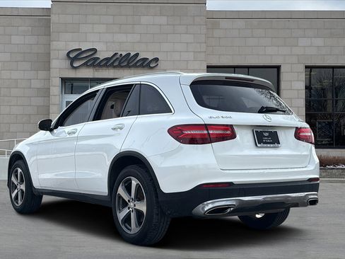 Used 2017 Mercedes-Benz GLC 300 4MATIC image 4