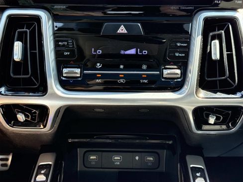 Used 2023 Kia Sorento SX Prestige AWD/4WD image 12