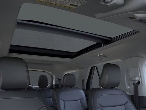 Used 2024 Ford Explorer XLT w/ Equipment Group 202A image 17