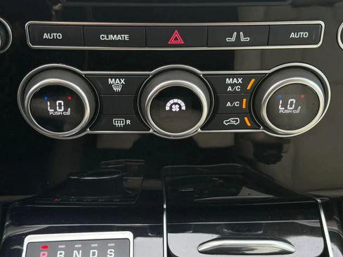 Used 2017 Land Rover Range Rover Supercharged AWD/4WD image 25