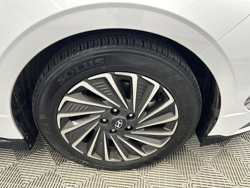 Used 2025 Hyundai Sonata SEL FWD image 12
